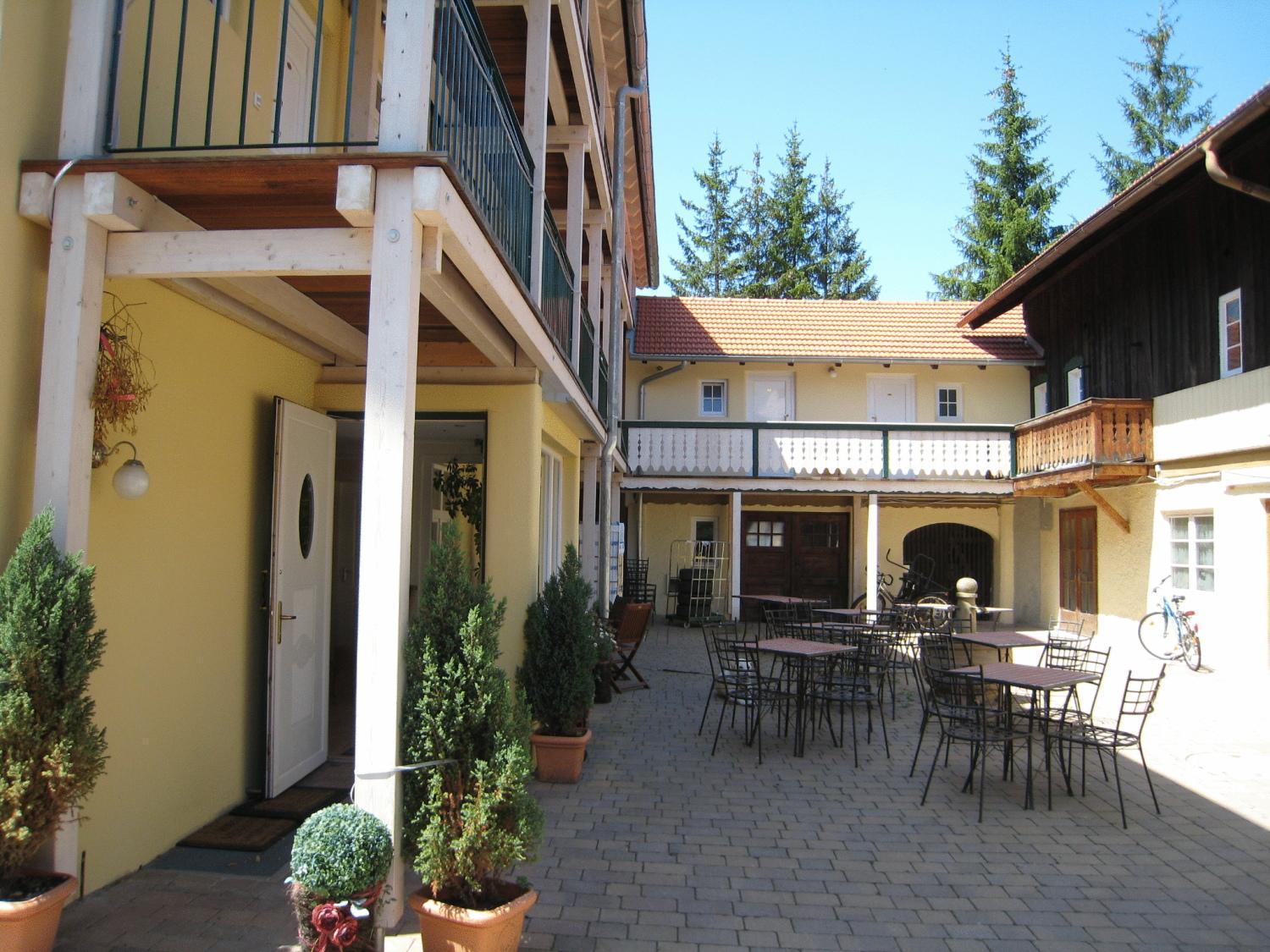Landhaus Hotel Wolfratshausen Exterior foto